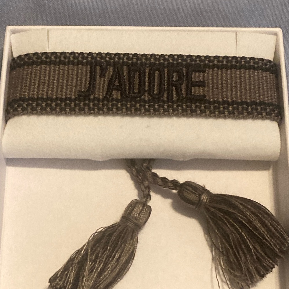 J’Adore Elegant Woven Bracelet in Brown